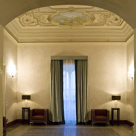 De Stefano Palace Luxury 4*